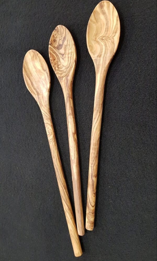 cucchiaio-4 Cucchiaio manico tondo in ulivo 35-36 cm