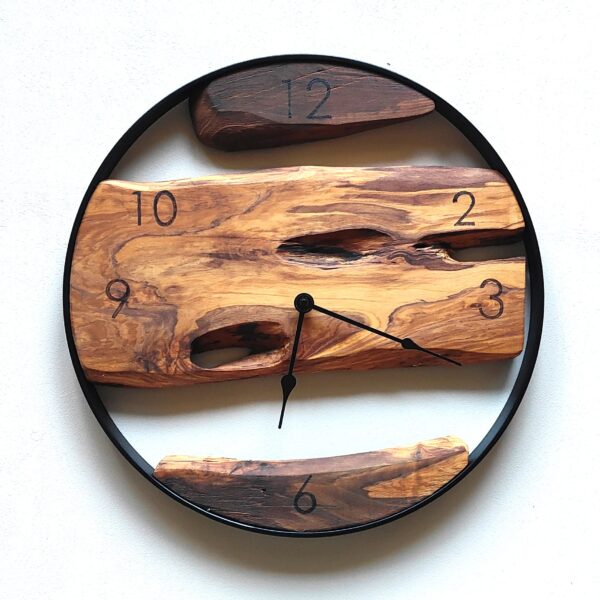 IMG20261014161547 Orologio in legno di Ulivo ⌀50