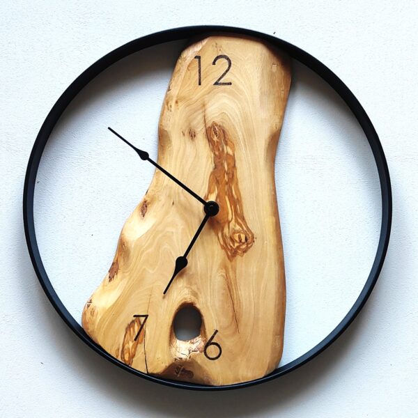 IMG20261014161905 Orologio in legno di Ulivo ⌀50